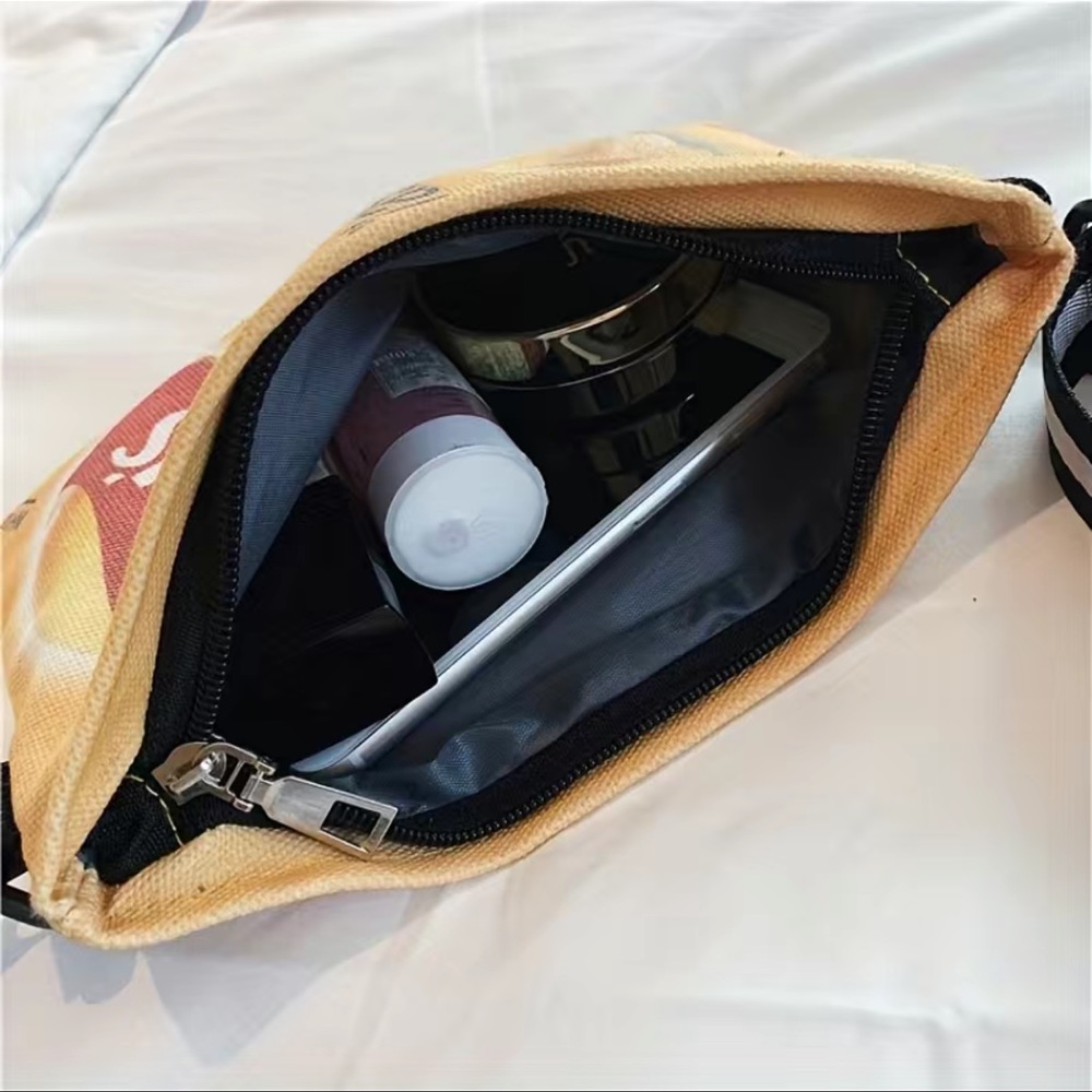 Sour cream and onion Potato Chip Crossbody bag - Picture 3 of 3